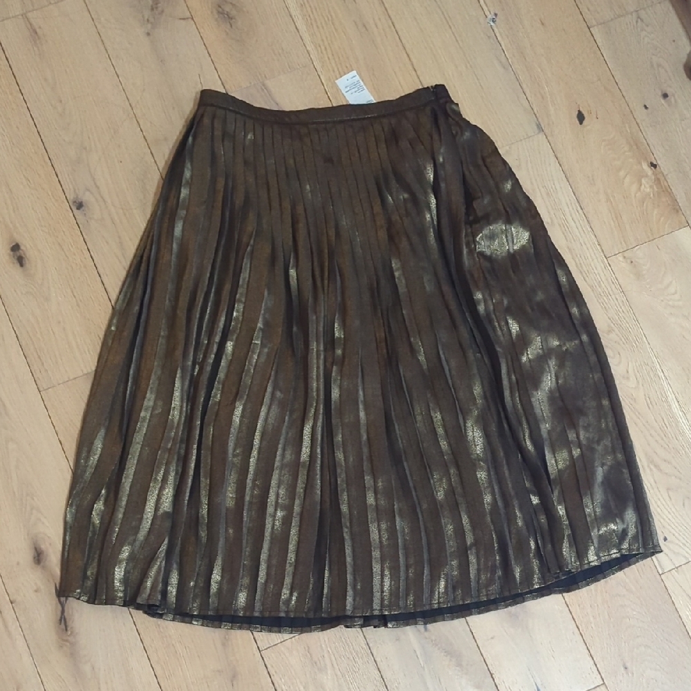 A&F Elegant Gold Pleated Skirt